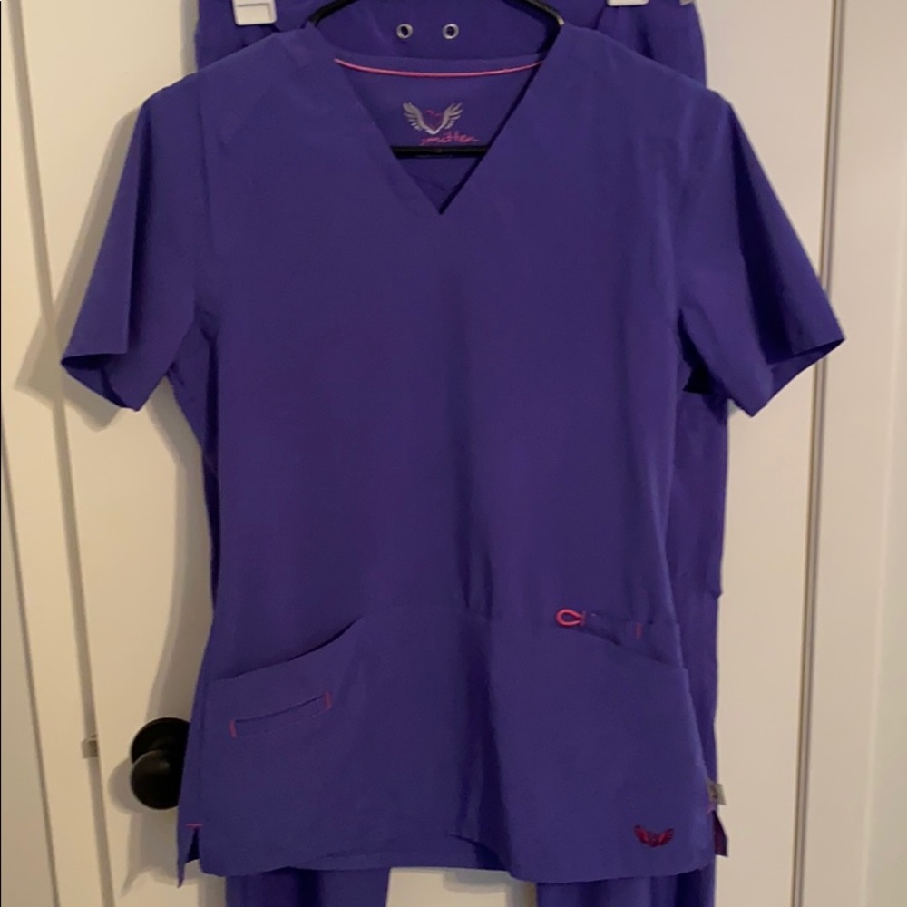 Smitten scrub set